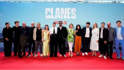 Elenco de Clanes en el estreno del film. / @claralago1.