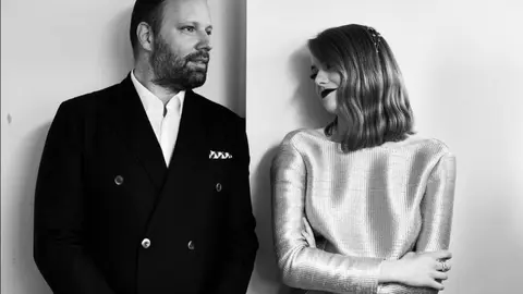 Yorgos Lanthimos y Emma Stone. / IMDb