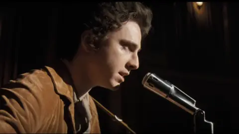 Timothee Chalamet como Bob Dylan. / RRSS