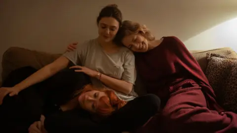 His Three Daughters. / Netflix