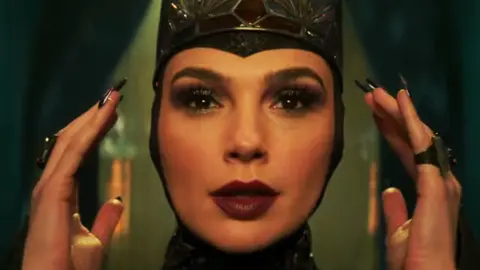 Gal Gadot como Blanca Nieves. / RRSS