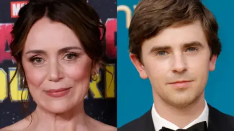 Keeley Hawes y Freddie Highmore. / RRSS