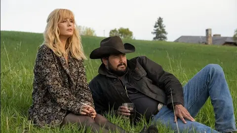 Kelly Reilly y Cole Hauser en Yellowstone. / IMDb