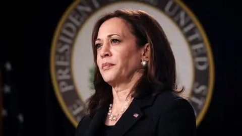 Kamala Harris, pol&iacute;tica. / IMDb