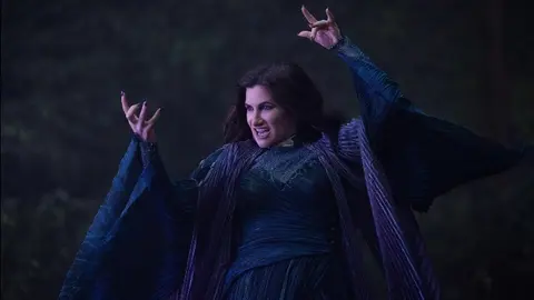 Agatha, &iquest;quién si no?, serie. / IMDb