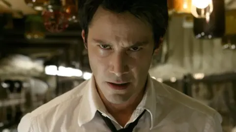 Keanu Reeves como Constantine. / RRSS
