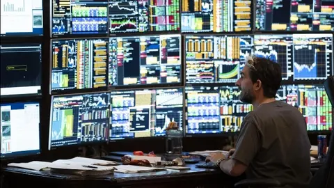Industry, serie. / IMDb