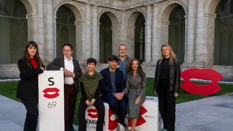 Fernando Méndez-Leite y el equipo de la película Polvo serán. / @SEMINCI