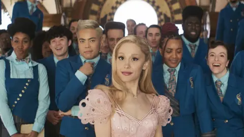 Ariana Grande en WIcked. / RRSS