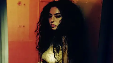 Charli XCX / RRSS