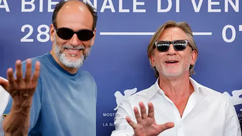 Luca Guadagnino y Daniel Craig en el Festival Internacional de Cine de Venecia