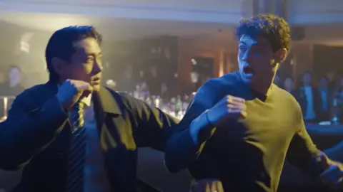 El esp&iacute;a novato temporada 2. / Netflix
