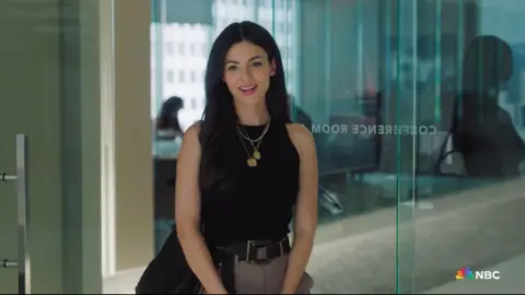 Victoria Justice en Suits LA. / RRSS