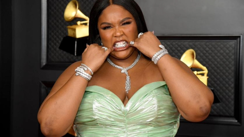 Lizzo en los Grammy (2021) / IMDb