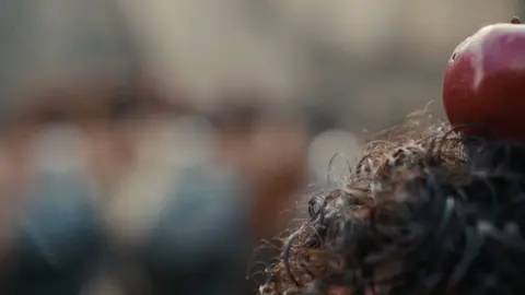Fotograma de la pel&iacute;cula de Guillermo Tell. / Mundiario.