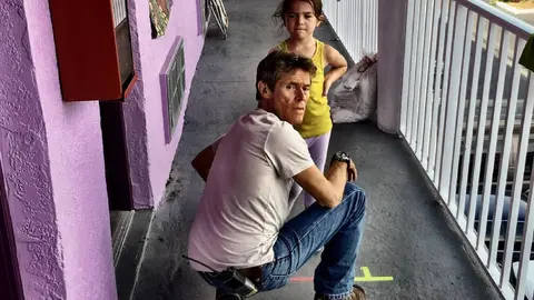Willem Dafoe y Brooklyn Prince. /  Filmin