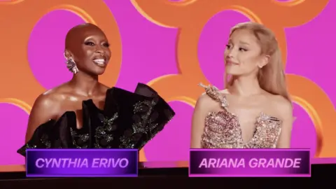 Ariana Grande y Cynthia Erivo. / RRSS