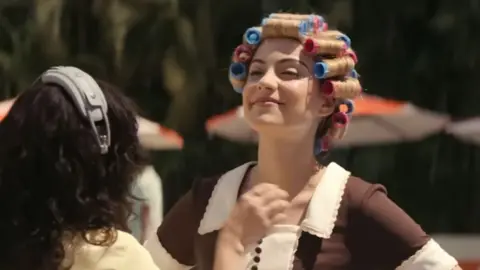 Sin querer queriendo, cap&iacute;tulo 5. / Netflix