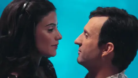 Sin querer queriendo, cap&iacute;tulo 7. / RRSS