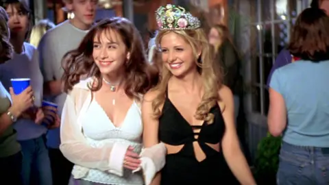 Sarah Michelle Gellar y Jenniffer Love Hewitt. / RRSS