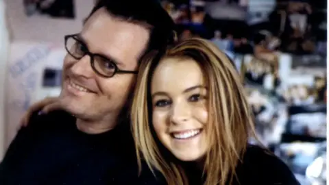 Mark Waters y Lindsay Lohan. / RRSS