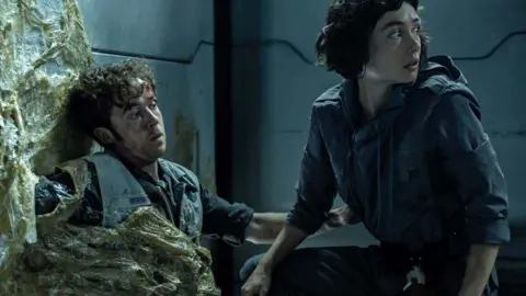 Alien: Planeta Tierra, cap&iacute;tulo 3. / Disney Plus
