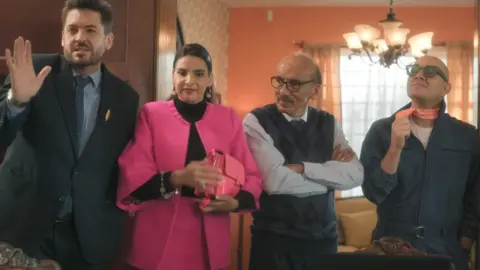 Betty La Fea 2, cap&iacute;tulos 3 y 4. / Prime Video