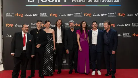 El elenco de Los tigres en San Sebasti&aacute;n. / Movistar Plus+
