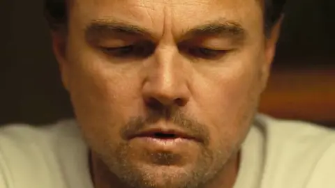 Leonardo DiCaprio en Una batalla tras otra. / Mundiario.