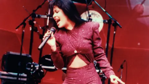 Selena y Los Dinos. / RRSS