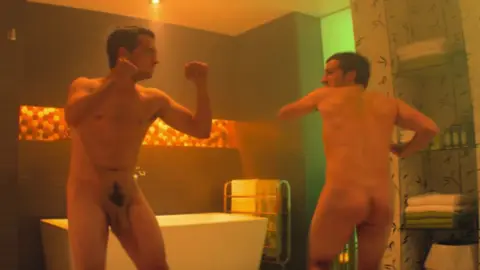 Josh Hutcherson en Future Man. / RRSS