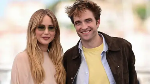 Jennifer Lawrence y Robert Pattinson. / RRSS