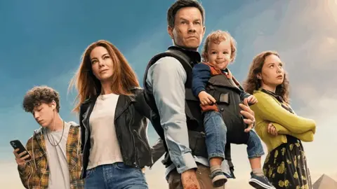 Adam Sandler y Juancho Hernang&oacute;mez emocionan en la pel&iacute;cula Garra. (3)