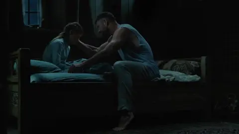 Adam Sandler y Juancho Hernang&oacute;mez emocionan en la pel&iacute;cula Garra. (35)