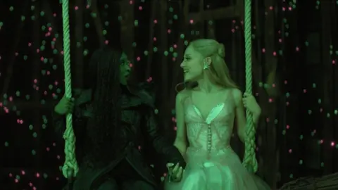 Wicked: For Good. / RRSS