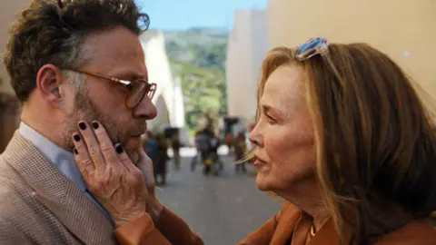 Catherine O'hara, The Studio. / RRSS