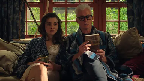 Rachel Weisz en Vladimir. / Netflix.