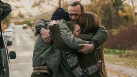 The Chestnut Man: Hide and Seek. / Netflix