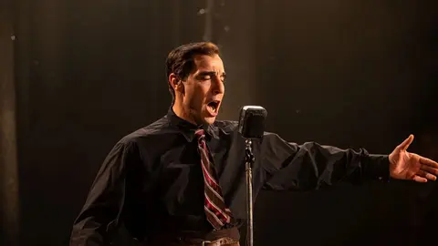 P&oacute;ster de Monsieur Aznavour. / RR SS