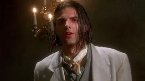 Adam Scott en Hellraiser. / RRSS