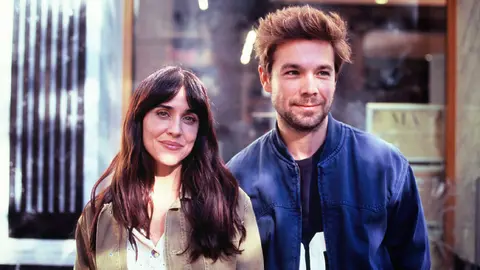 El acercamiento de la mujer cactus y el hombre globo. / RR SS