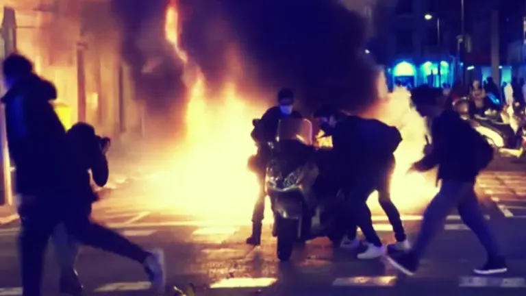 Protestas por el encarcelamiento del rapero Pablo Has&eacute;l en Barcelona. Twitter.