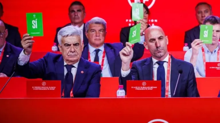 Pedro Rocha y Luis Rubiales. / Mundiario