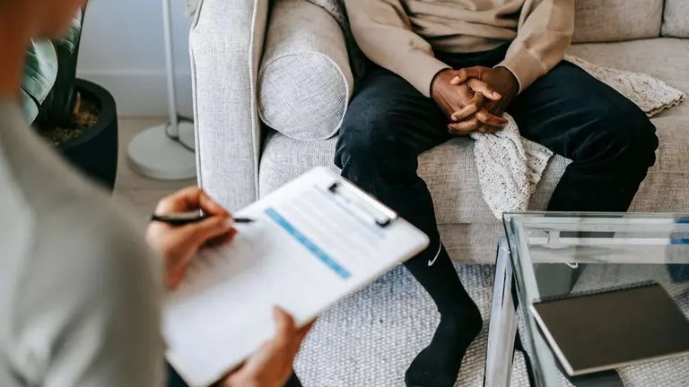 Consulta en un psic&oacute;logo. / Alex Green en Pexels