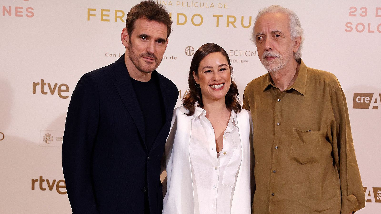 Matt Dillon, Aida Folch y Fernando Trueba en la presentación de Isla perdida. / @Twitter