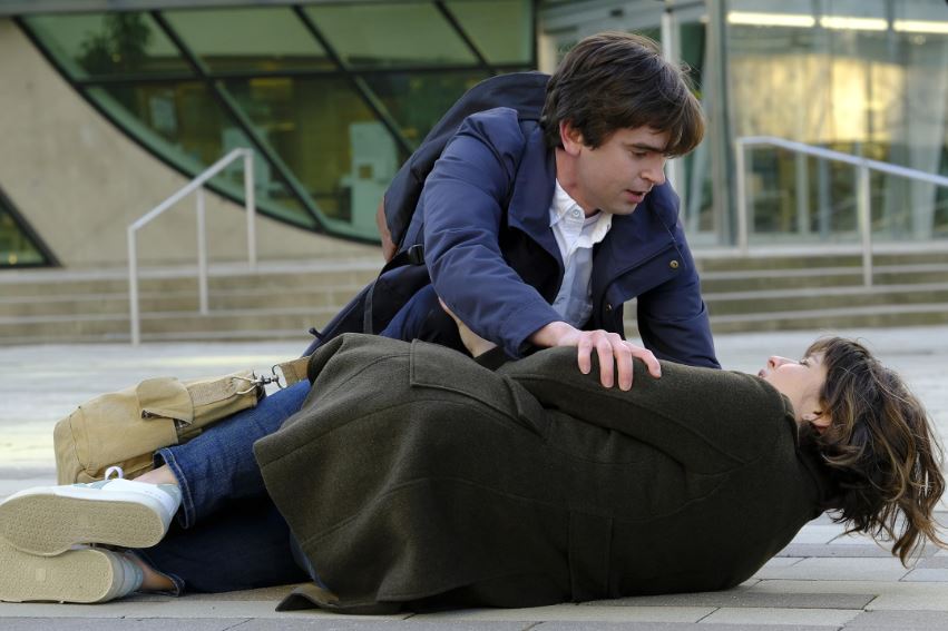 Freddie Highmore Y Paige Spara EN The Good Doctor (2017) / IMDb