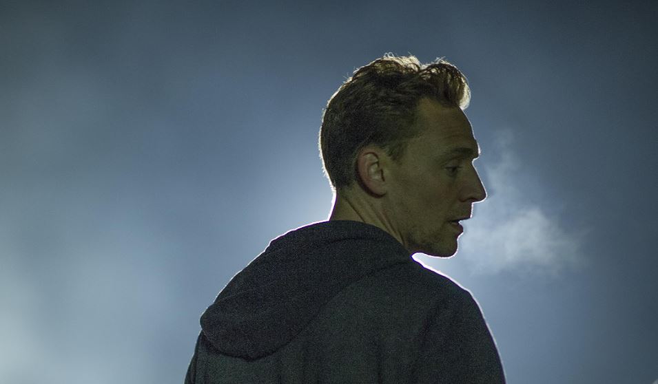 Tom Hiddleston en El infiltrado (2016) / IMDb