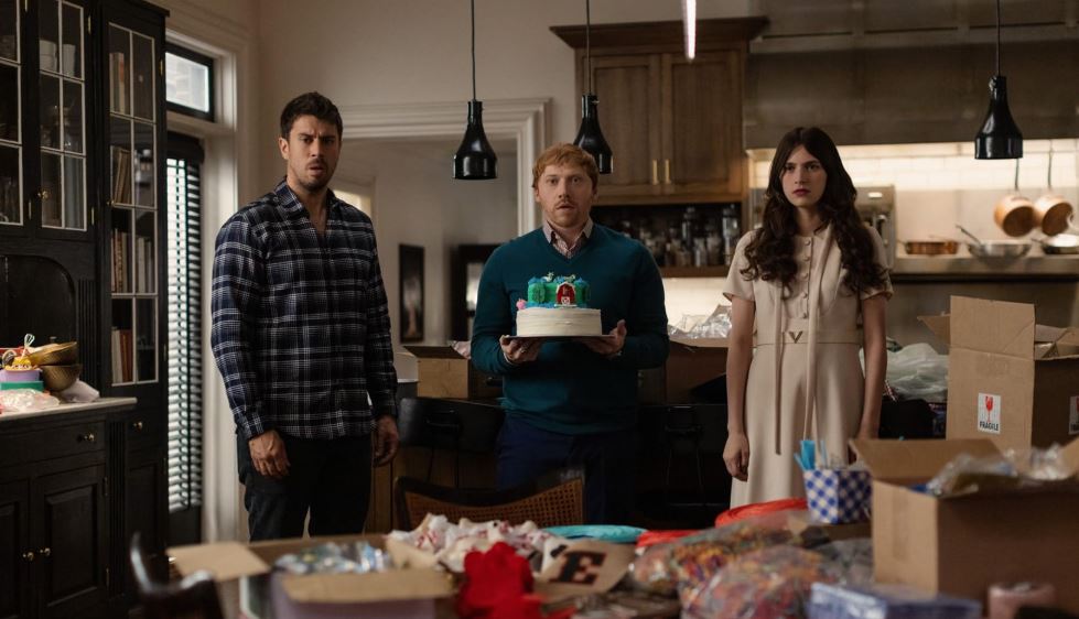 Rupert Grint, Toby Kebbell, and Nell Tiger Free en Servant (2019) / IMDb