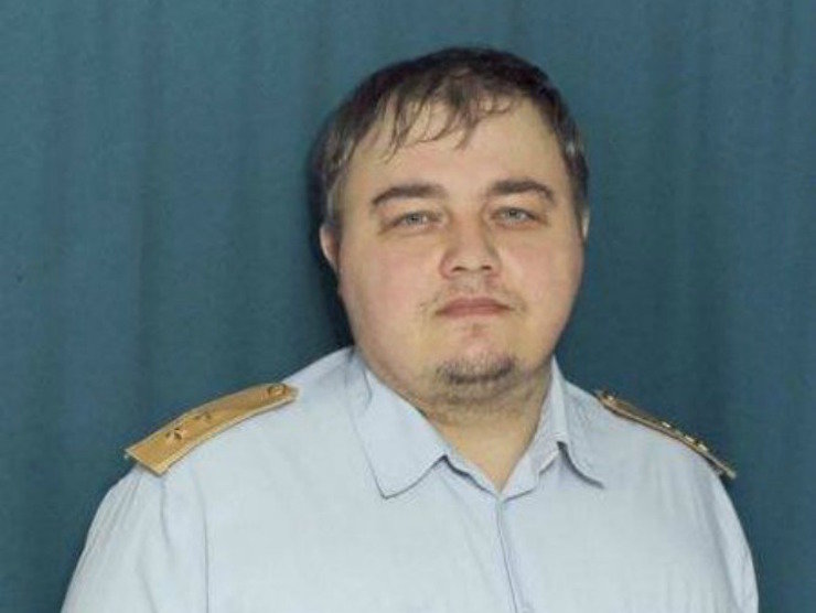 Policia ruso parecido a Leonardo Dicaprio.