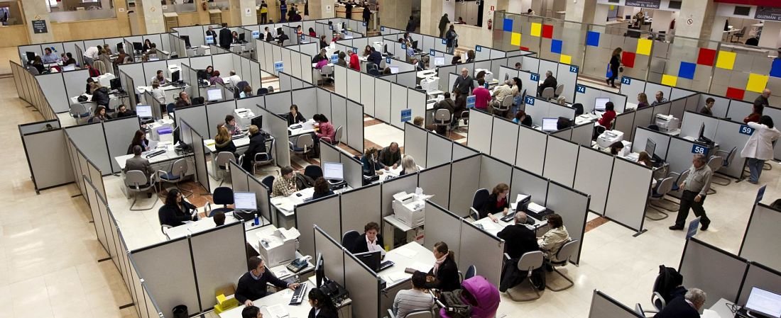 Oficinas de Hacienda. / RR SS